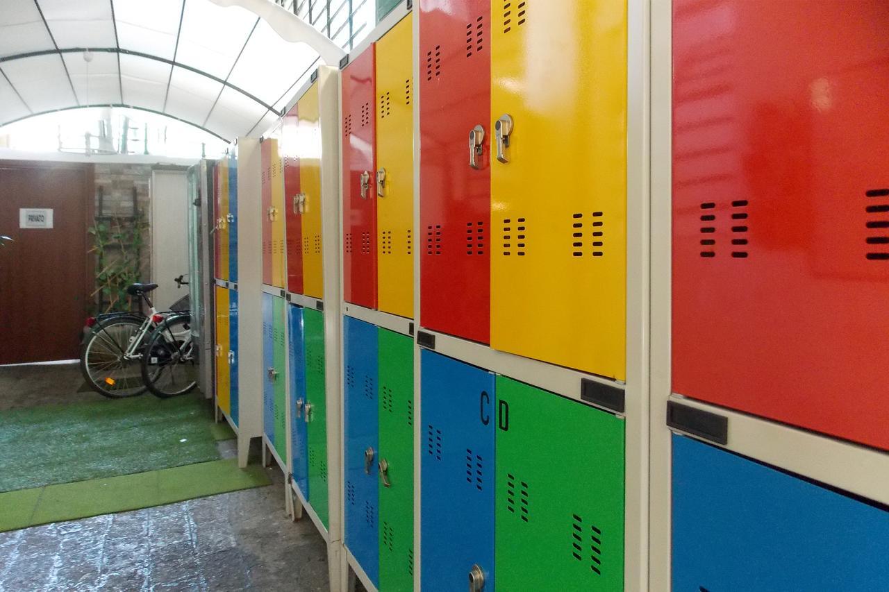 Hostel Colours Милан Экстерьер фото